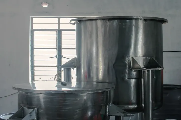 Stainless-steel settling and filtration tanks